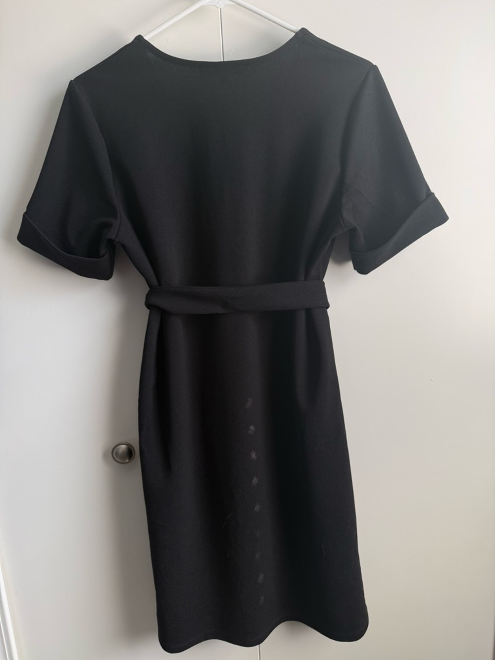 Women’s Easy Black V-Neck Tie-Waist Dress - Picture 2 of 5